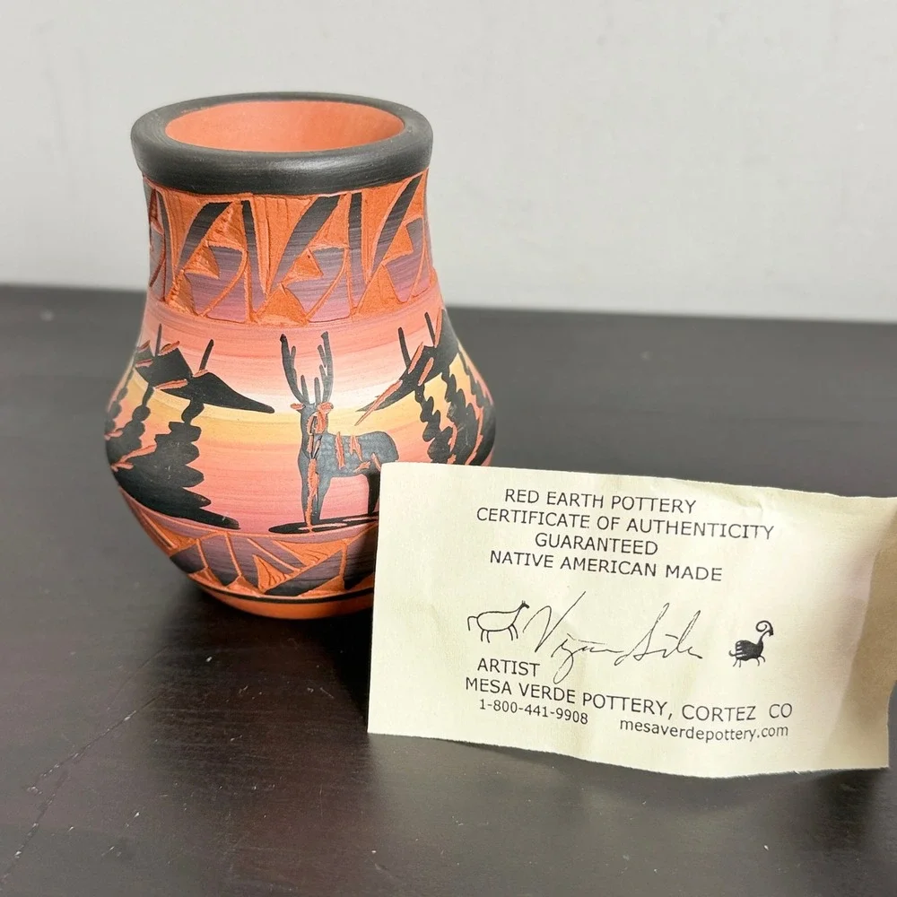 Red Earth Pottery Artist Signed Navajo Native American Hand Painted Vase 4.5
